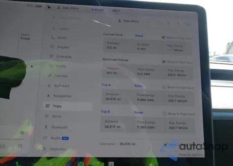 2021 Tesla Model Y Performance Dual Motor All-Wheel Drive z USA, uszkodzony, nr VIN 5YJYGDEF7MF151301